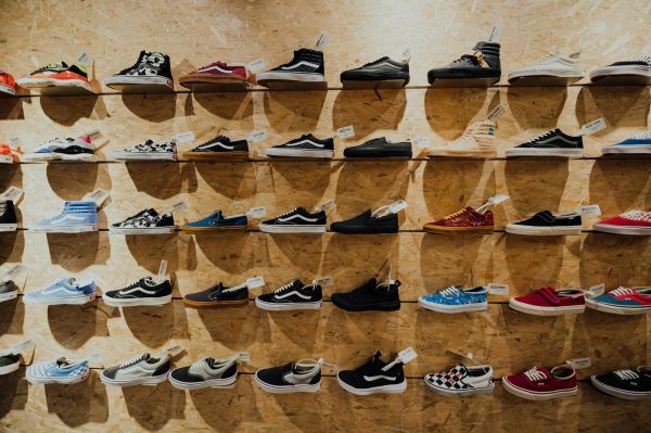 Achetez des sneakers authentiques sur les meilleures marketplaces