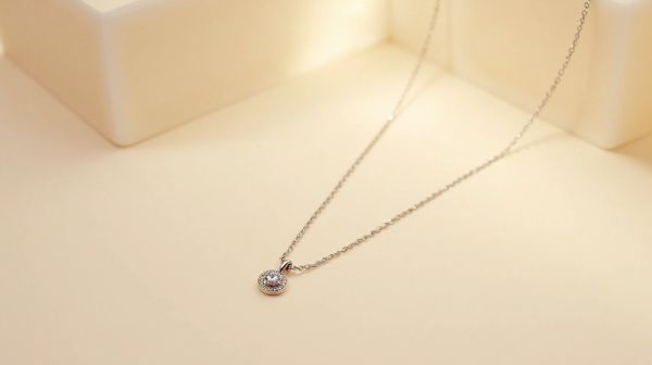 Quelles broches choisir pour un bijou élégant ?